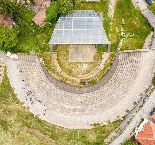 antyczny teatr jezioro Ochrydzkie