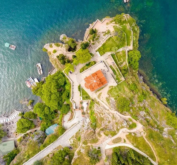 jezioro ochrydzkie atrakcja Cerkiew św. Pantelejmona