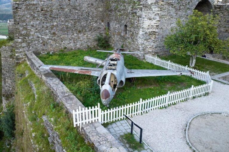 amerykański samolot zamek Gjirokaster