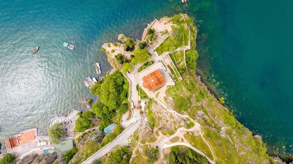 jezioro ochrydzkie atrakcja Cerkiew św. Pantelejmona