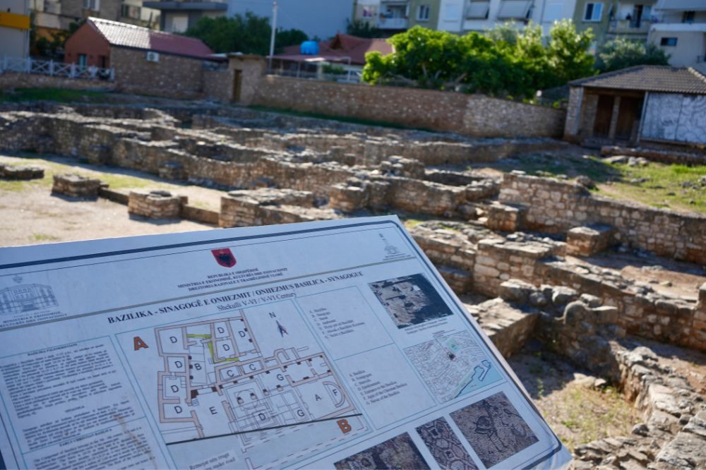 ruiny Synagogi w Sarandze