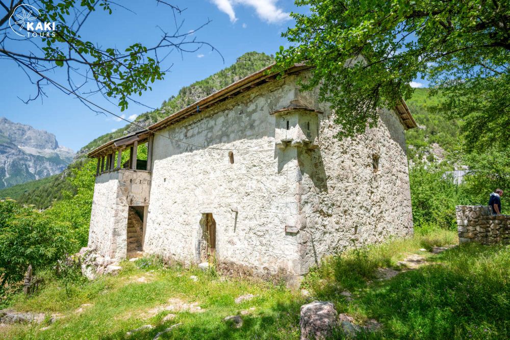 dom Theth Albania